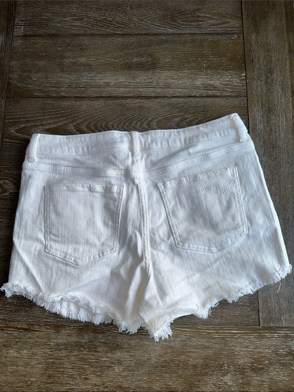Eunina White Distressed Frayed Hem Denim Shorts size Large - Picture 3 of 4